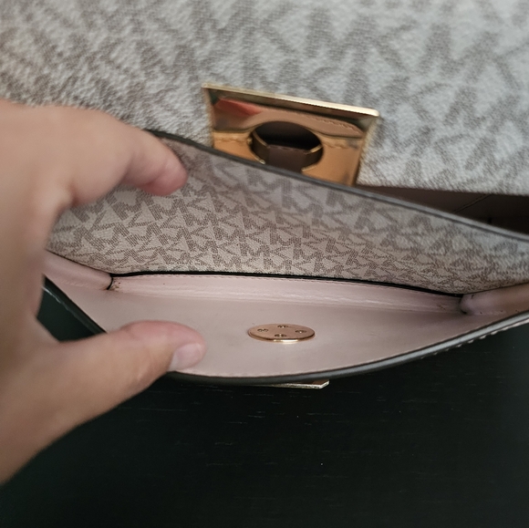 Michael Kors GUC Lita Medium Two Tone Logo Crossbody Bag - Picture 7 of 13